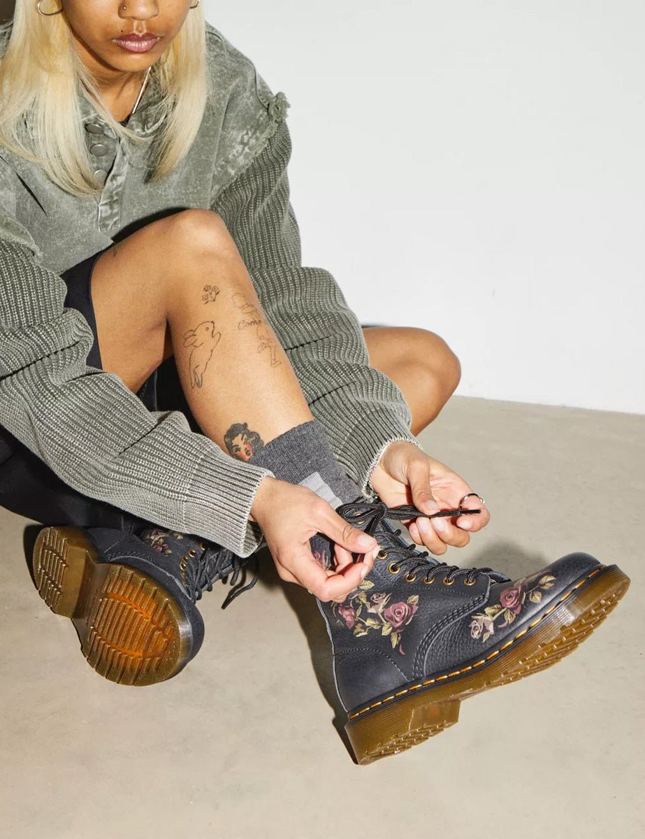 anfibio roses black - dr martens - anfibio