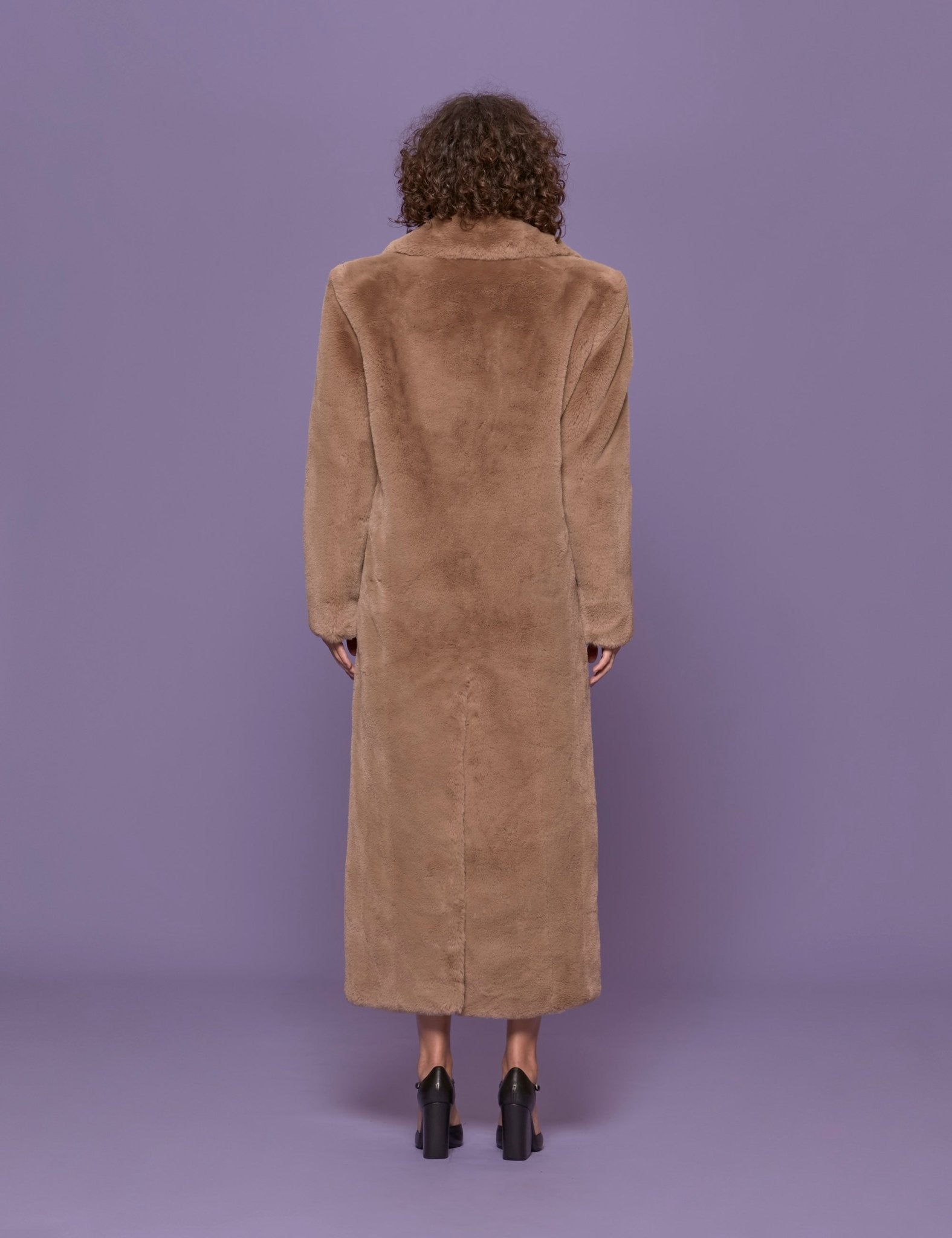 cappotto ecofur fluffy marrone - Frida SRL