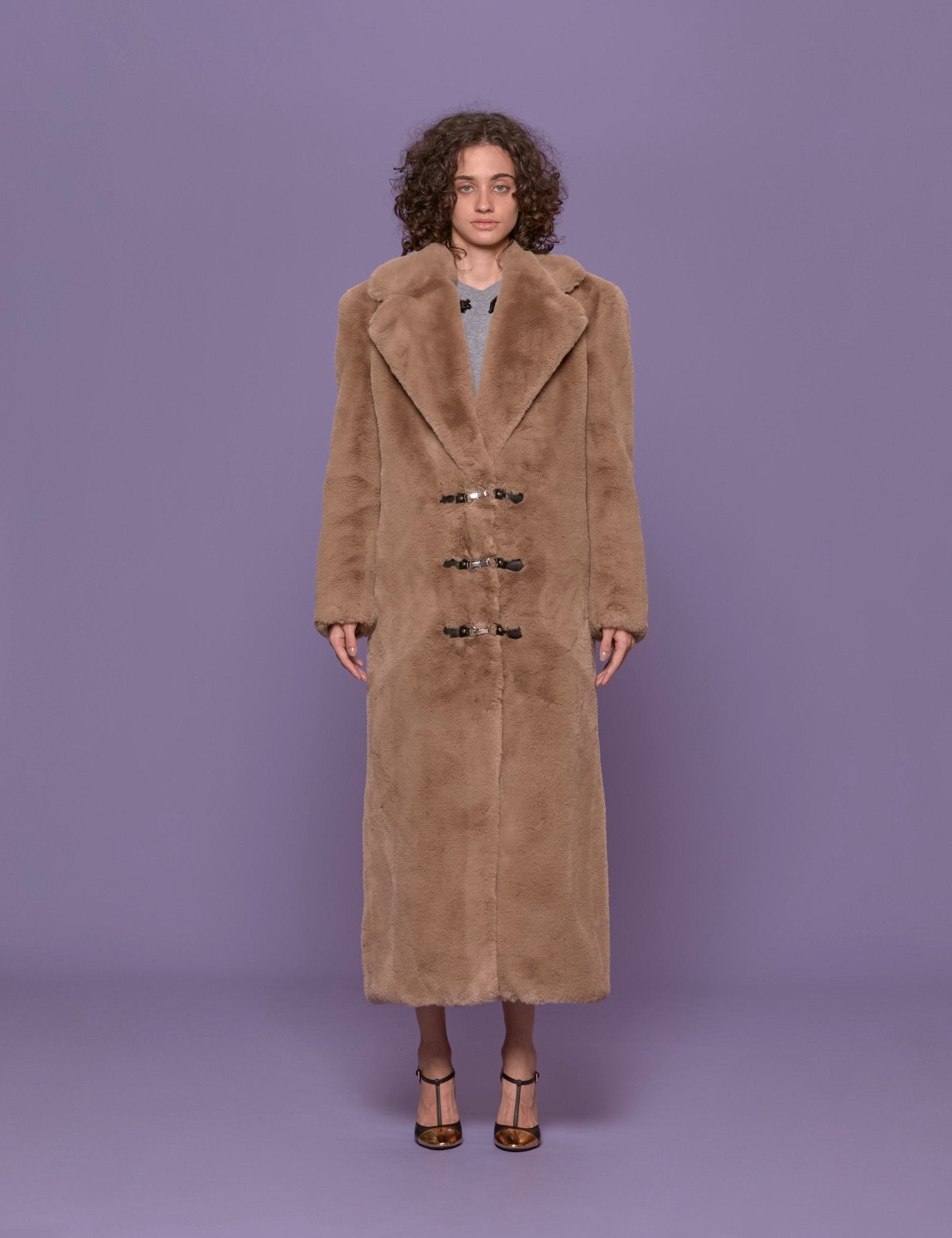 cappotto ecofur fluffy marrone - Frida SRL