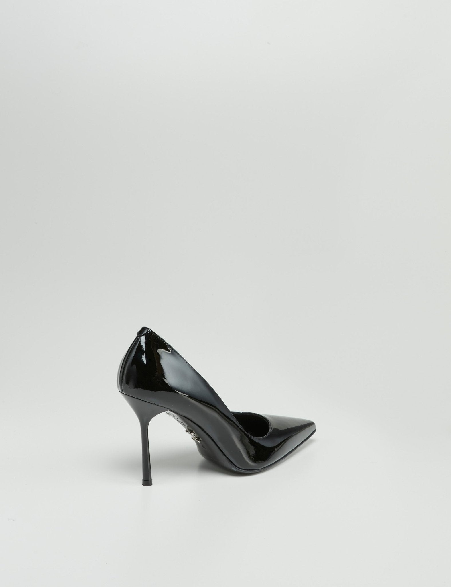 decollete tacco vernice nero - sergio levantesi - decollete tacco