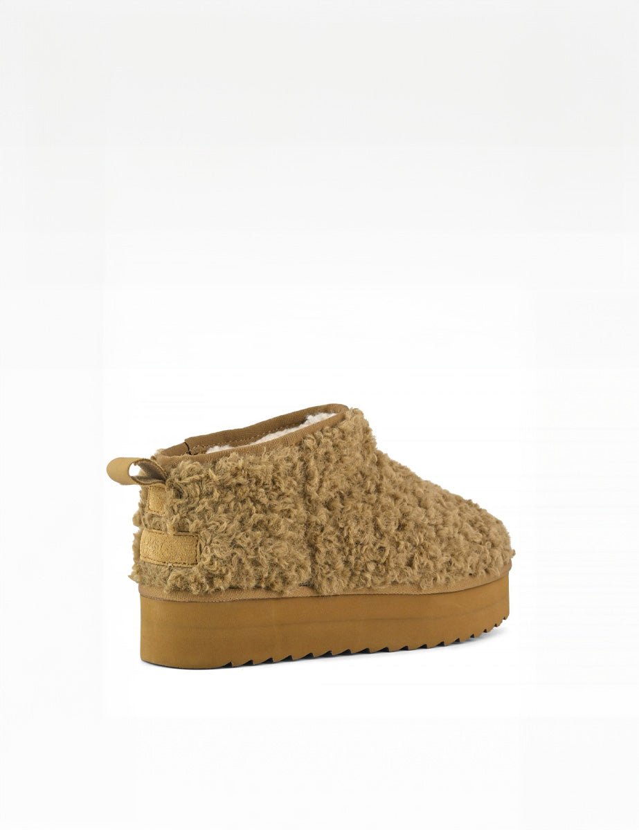 stivaletto classic platform furry biscotto - colors - stivaletto